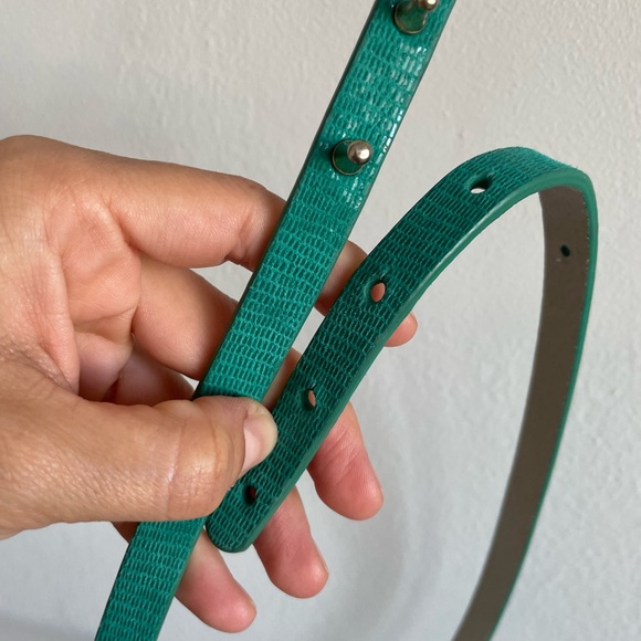 White house black market bow green and gold belt - Picture 6 of 6